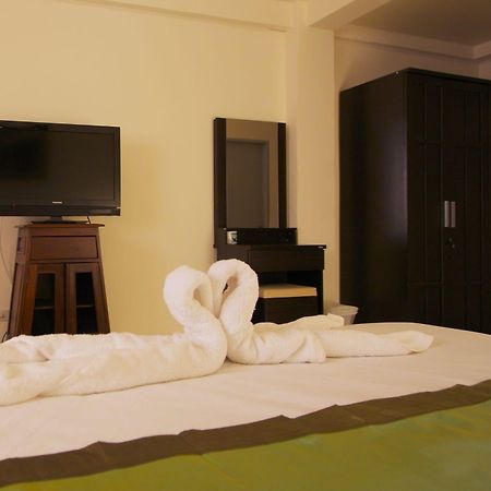 Charn Residence Bang Saen Exterior photo