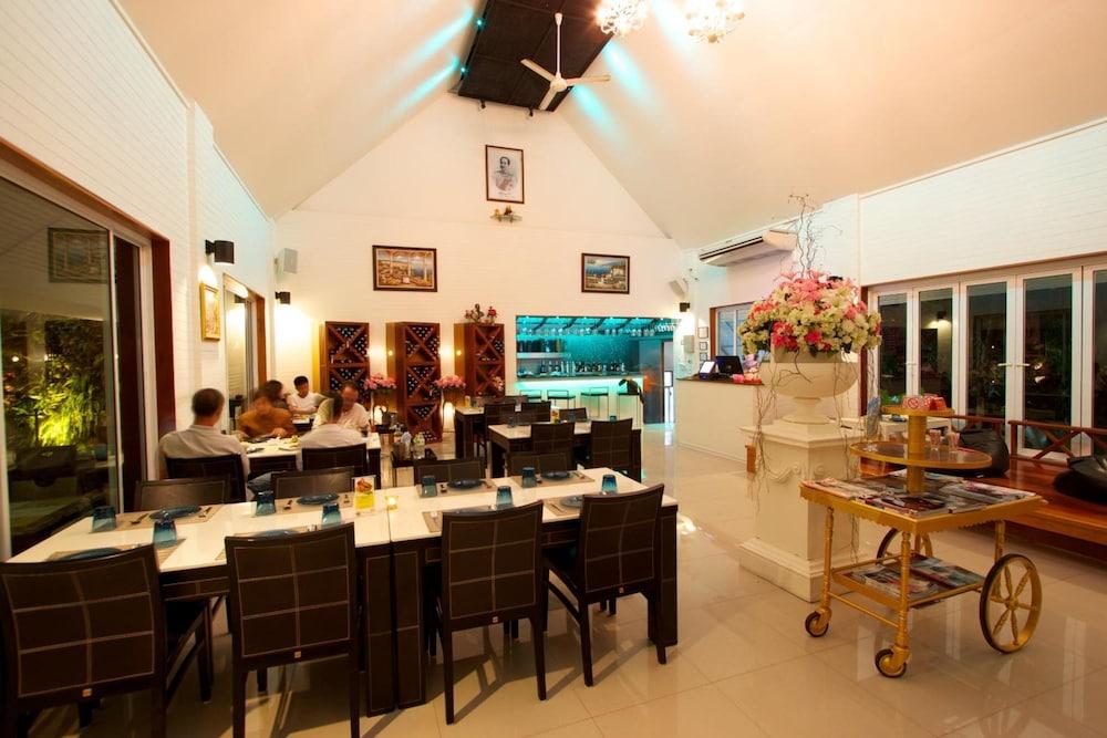 Charn Residence Bang Saen Exterior photo