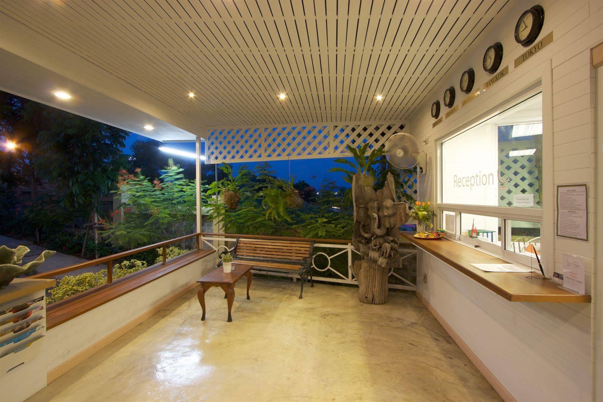 Charn Residence Bang Saen Exterior photo
